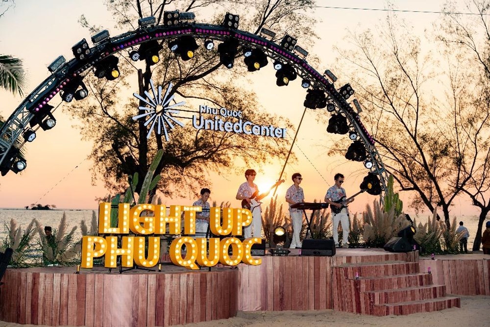Phú Quốc United Center mở hội sinh nhật “Đỉnh! Độc! Đã” - ảnh 1