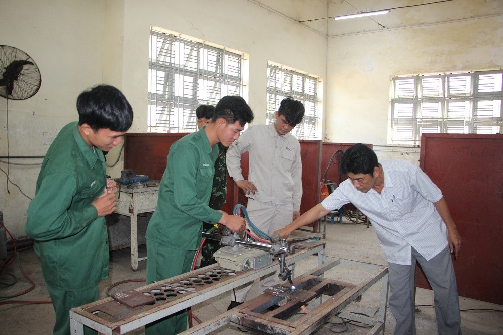 Thanh niên hoàn thành nghĩa vụ ít tham gia học nghề - ảnh 1