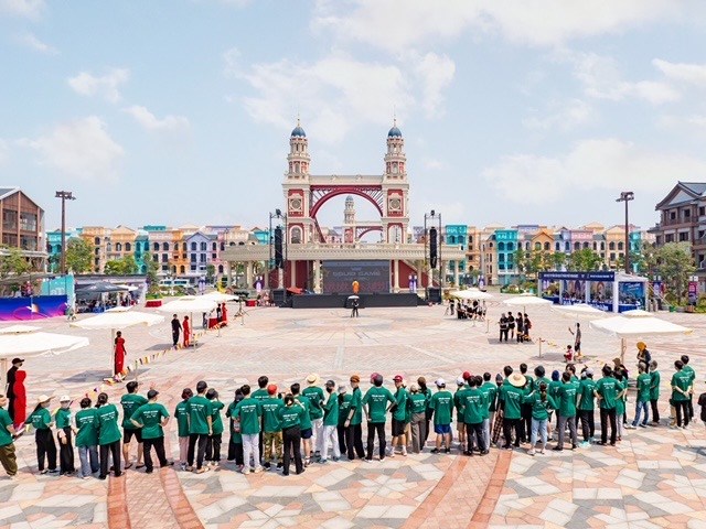 “Vũ trụ giải trí” Grand World nêm kín người trong ngày đầu nghỉ lễ 30.4 - ảnh 2