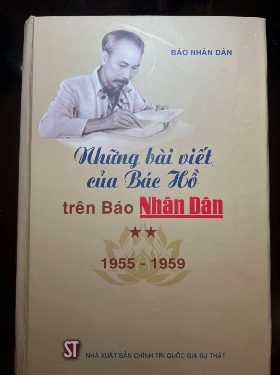 Học tập phong cách báo chí Hồ Chí Minh: Nghệ thuật đặt tít bài hấp dẫn - ảnh 1