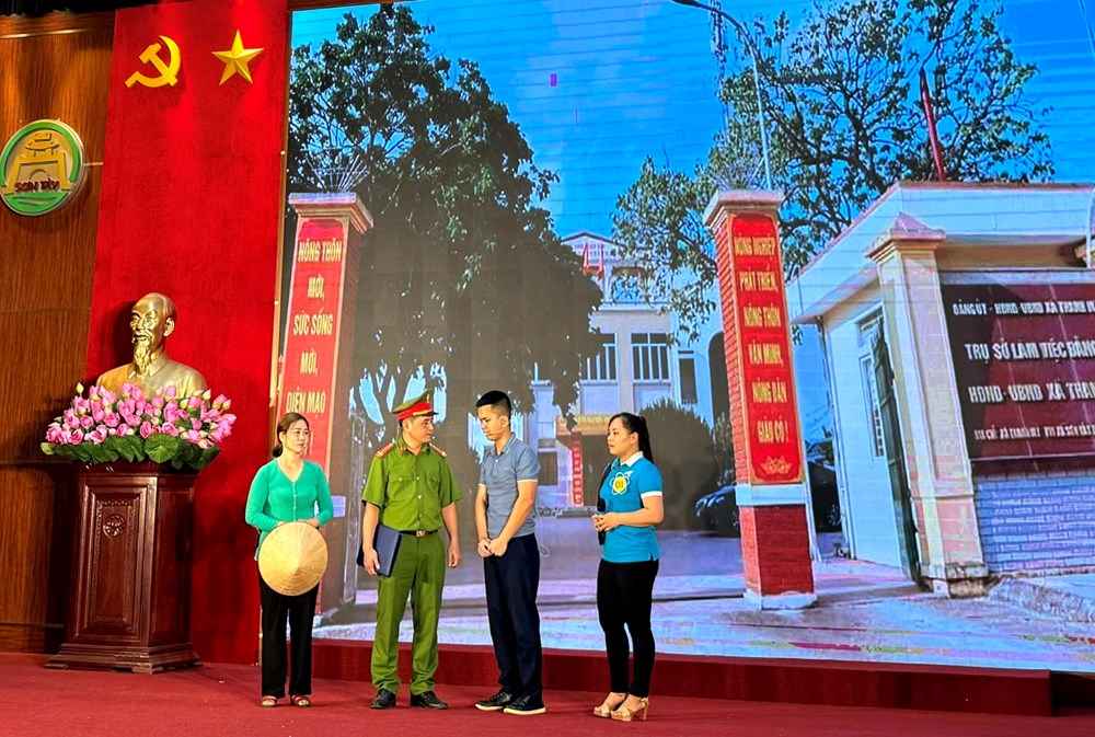 Từ trong nhà rồi mới ra ngoài ngõ - ảnh 1