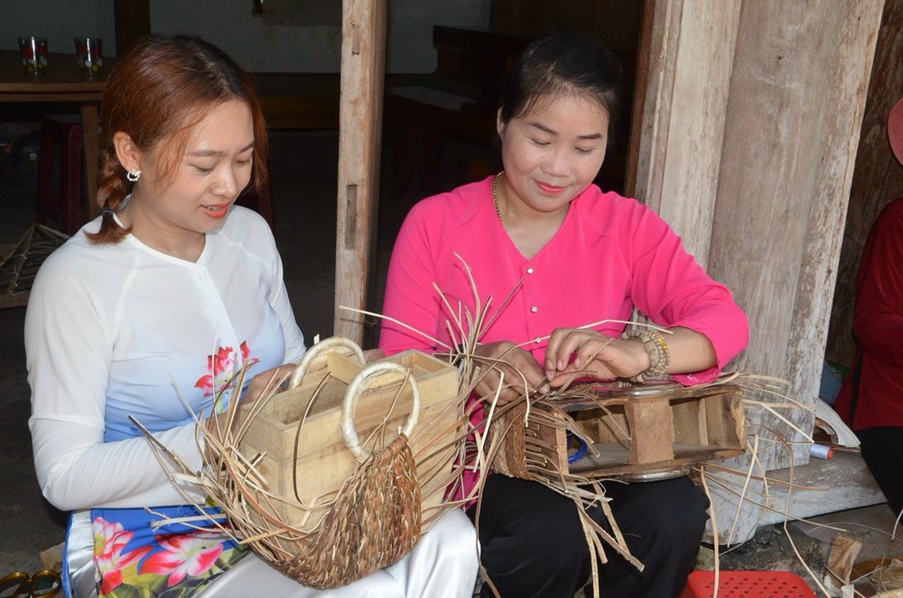Độc đáo sản phẩm từ mo cau của phụ nữ xứ Tiên - ảnh 2