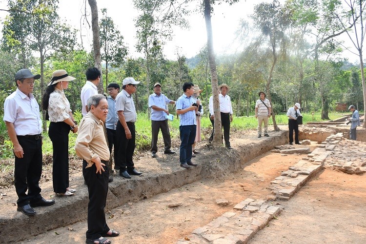 Cấp thiết bảo tồn đường cổ nghìn năm tuổi ở Mỹ Sơn - ảnh 1