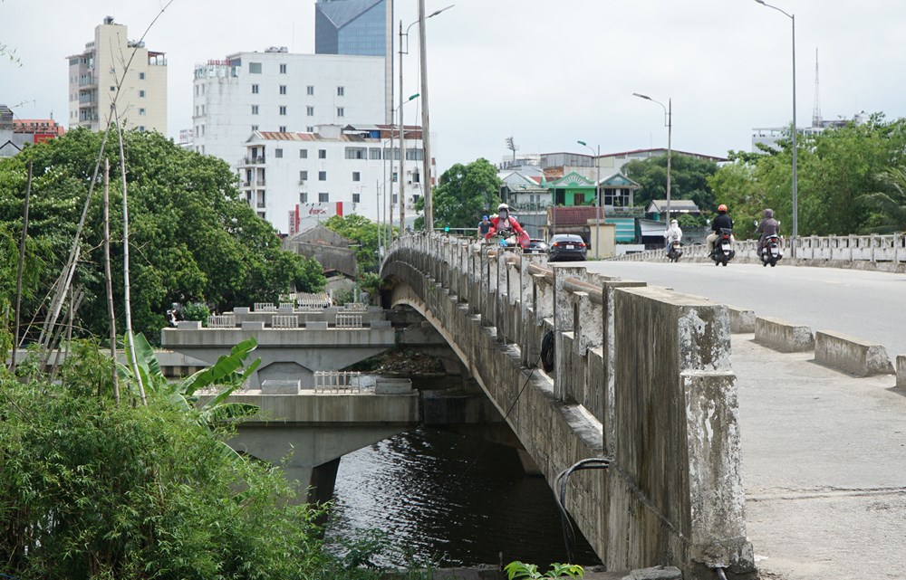 Vẫn ngổn ngang vì vướng mặt bằng - ảnh 1