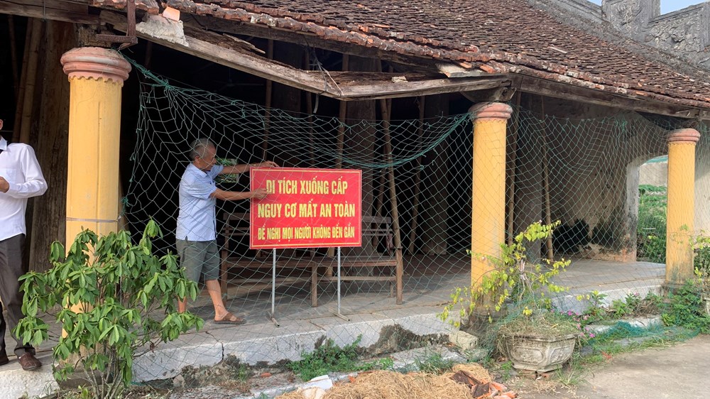 Đình cổ gần 200 năm tuổi ở Thanh Hóa đang chờ... sập? - ảnh 1