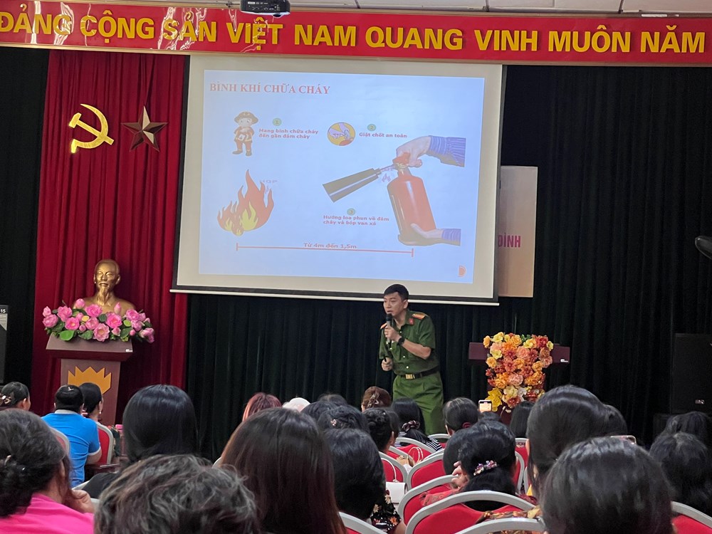 Nghịch lý lớp tập huấn PCCC thì vắng, tập huấn làm giàu thì đông - ảnh 1