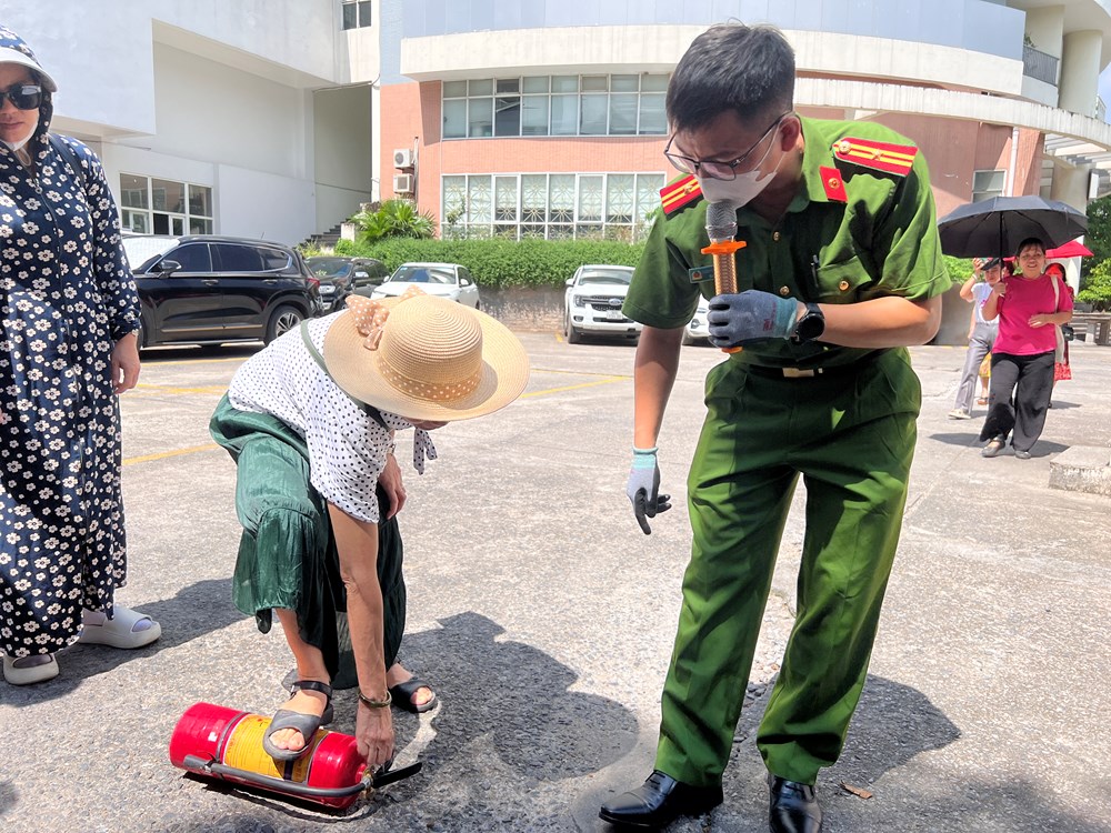 Nghịch lý lớp tập huấn PCCC thì vắng, tập huấn làm giàu thì đông - ảnh 2