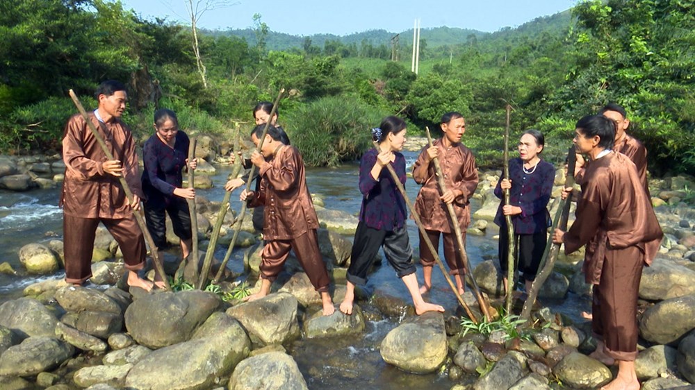 Lên Minh Hóa say với điệu… Hò thuốc cá - ảnh 1