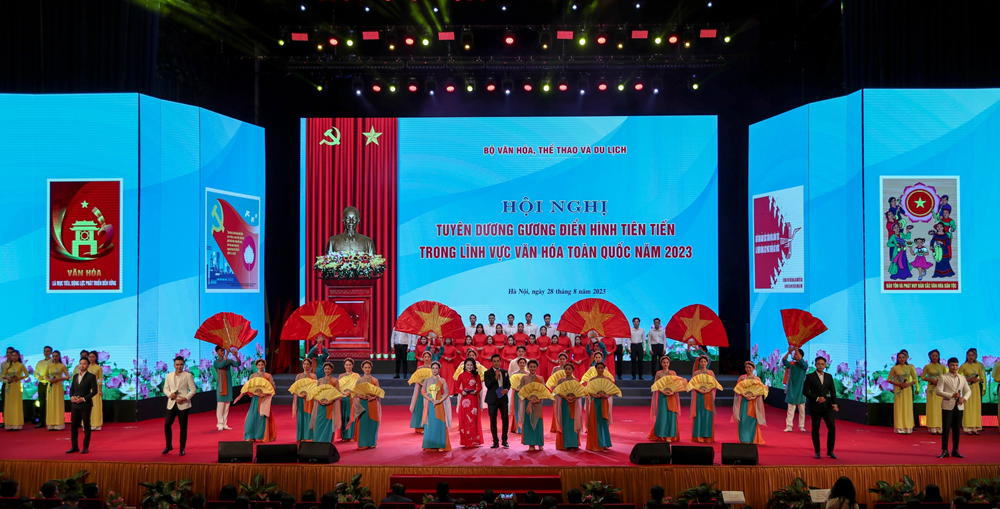 Những dòng chảy thành suối, thành sông - ảnh 4