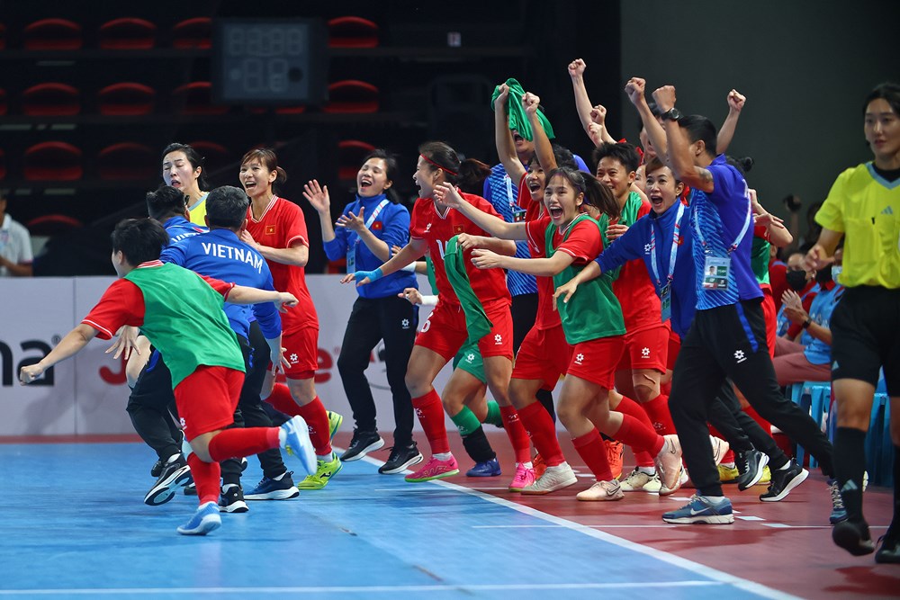 Sau “ngôi hậu” là World Cup - ảnh 1