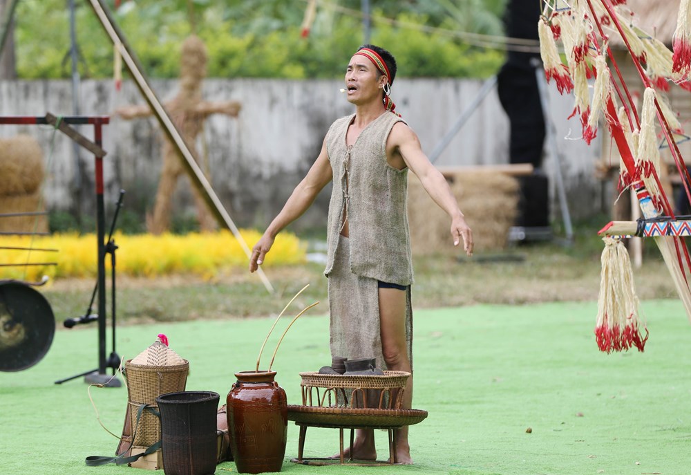 Lễ Mở kho lúa của dân tộc B’râu (tỉnh Kon Tum) - ảnh 2