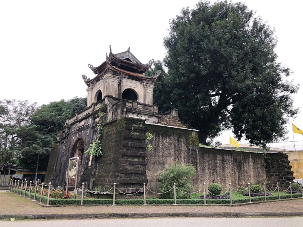 Thành cổ Vinh đang xuống cấp nghiêm trọng - ảnh 1