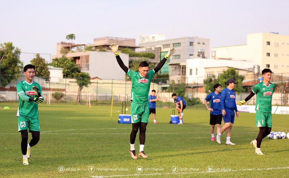 Cờ đến tay ai? - ảnh 1