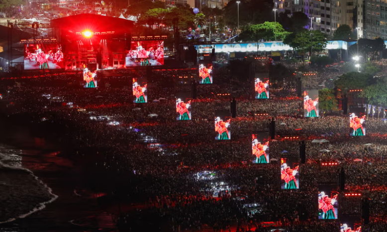 Lady Gaga lập kỷ lục với concert miễn phí thu hút 2,5 triệu khán giả - ảnh 3