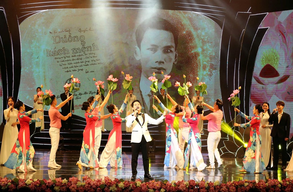 Tháng Năm nhớ Bác, hát mãi tên Người - ảnh 4