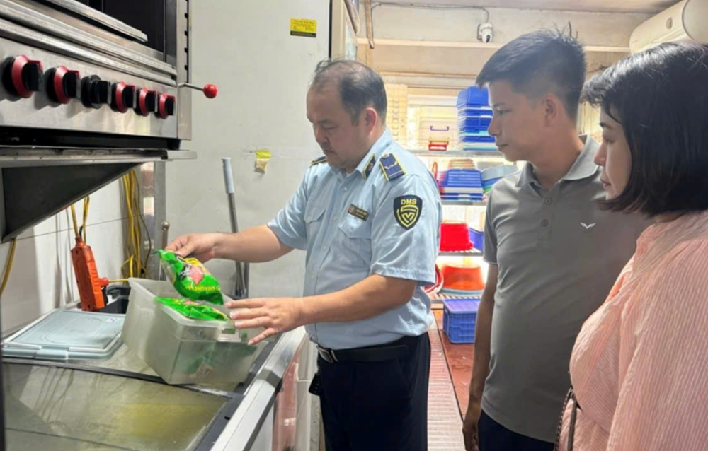 Hà Nội mạnh tay với các vi phạm an toàn thực phẩm - ảnh 1