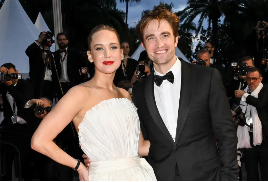 Jennifer Lawrence chia sẻ xúc động về hành trình làm mẹ