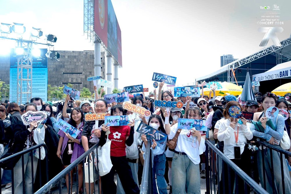 “Chịu chi” để đu concert - ảnh 2