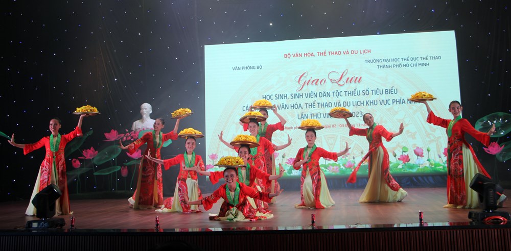 Tuổi trẻ dân tộc hội tụ trên đất Tây Đô - ảnh 1