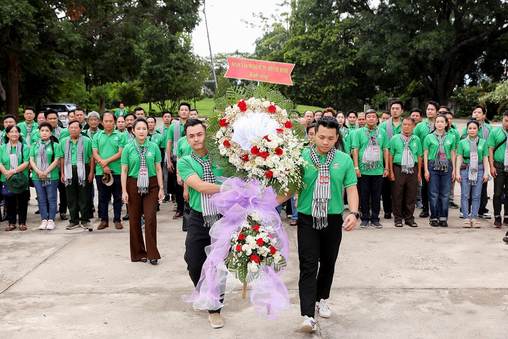 Theo dấu chân lịch sử, viết tiếp khúc tráng ca nghệ thuật - ảnh 2
