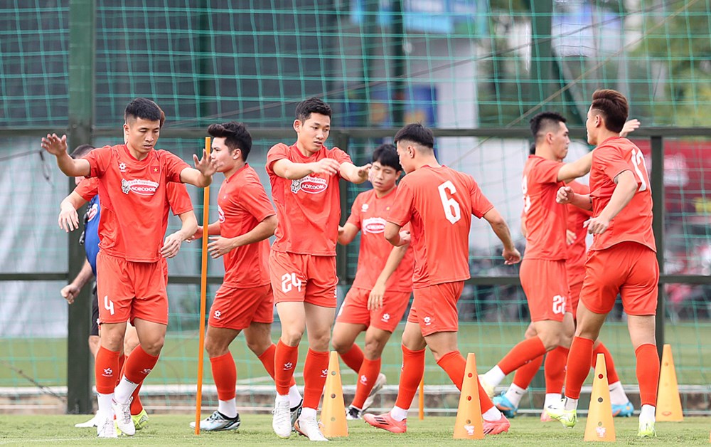 Vượt khó tại “chảo lửa” Bukit Jalil - ảnh 1