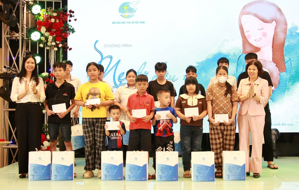 “Mẹ đỡ đầu” - Hành trình tiếp nối ước mơ cho trẻ mồ côi Bắc Ninh - ảnh 1