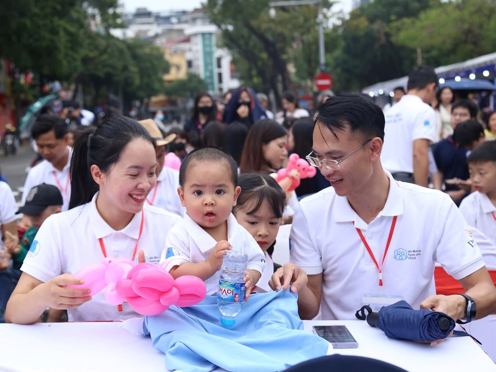 Giữ lửa yêu thương giữa thời đại số - ảnh 1