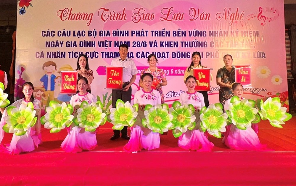 Giao lưu văn nghệ các CLB gia đình phát triển bền vững tại Lạng Sơn - ảnh 1