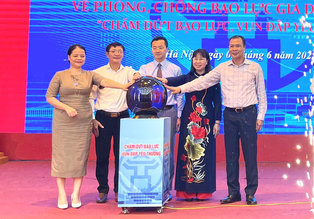 Hà Nội kiên trì, bền bỉ vì mái ấm không bạo lực - ảnh 1