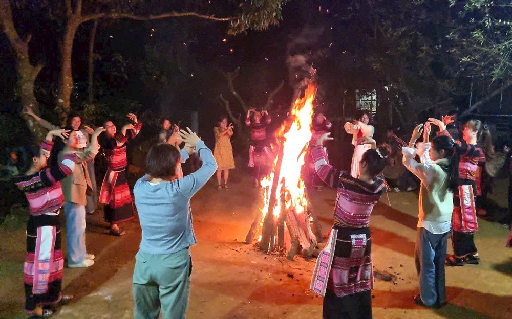 Khi người trẻ kết nối cộng đồng - ảnh 1