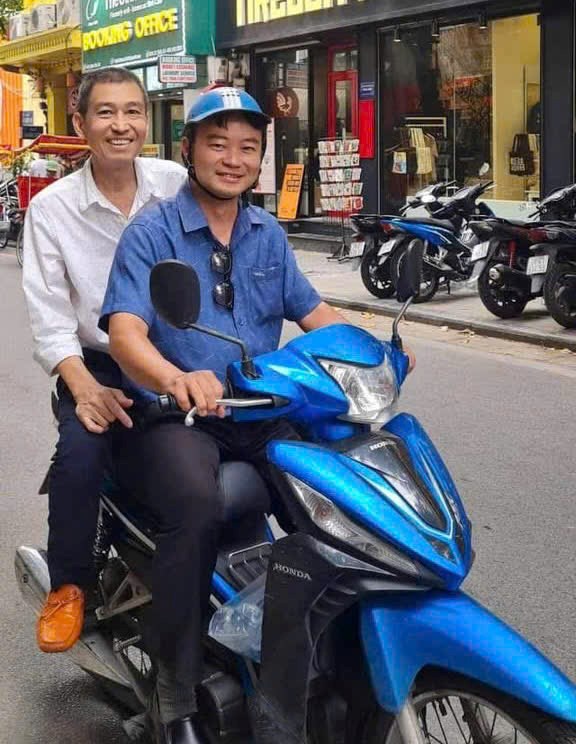 Một đường cọ trắng vô cùng trời xanh - ảnh 3