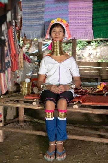 Giữa nét đẹp và gánh nặng - ảnh 2