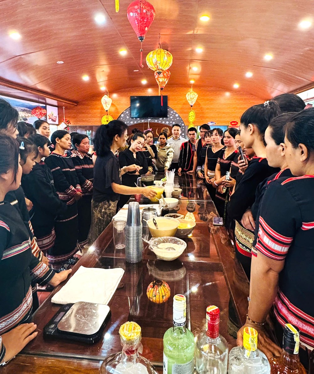 Người Jrai bảo tồn văn hóa từ du lịch cộng đồng - ảnh 2