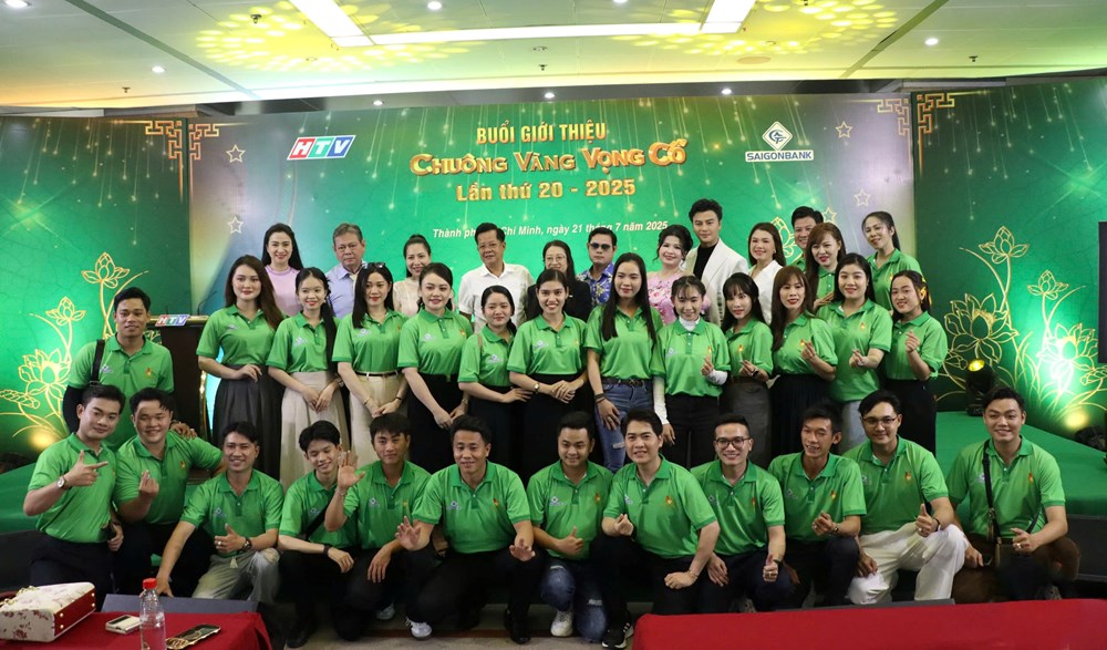 Hai thập kỷ ngân vọng chuông vàng - ảnh 1