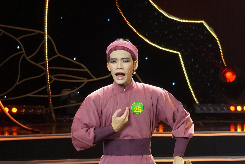 Hai thập kỷ ngân vọng chuông vàng - ảnh 2