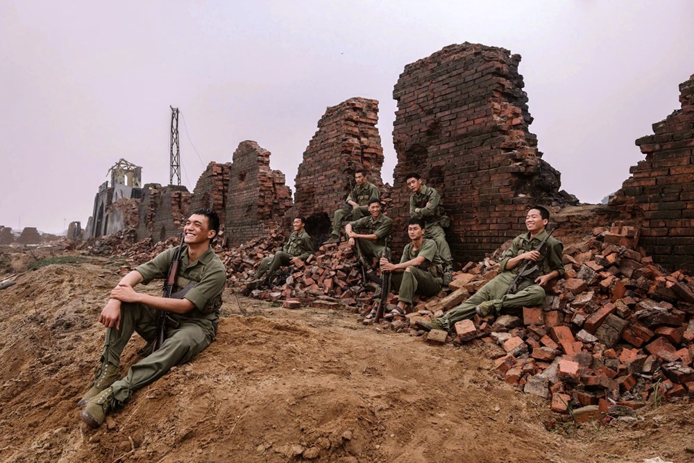 Đi tìm “con người” trong khói lửa chiến tranh - ảnh 2