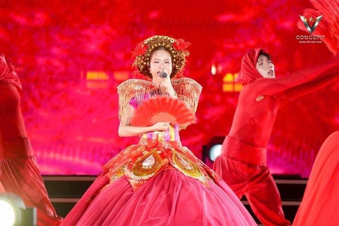 “V Concert” rực rỡ với dàn sao đỉnh - hit nhạc Việt bùng nổ - ảnh 4