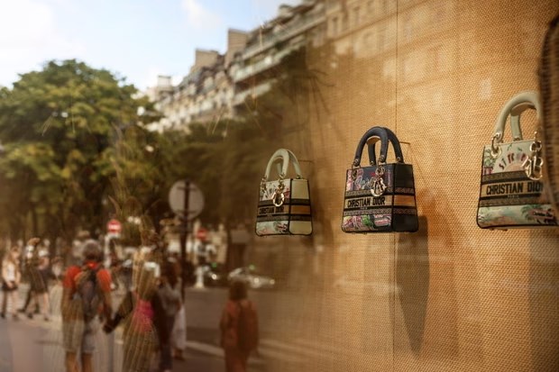 Vấn nạn cướp túi xách hàng hiệu bùng phát ở Paris - ảnh 1
