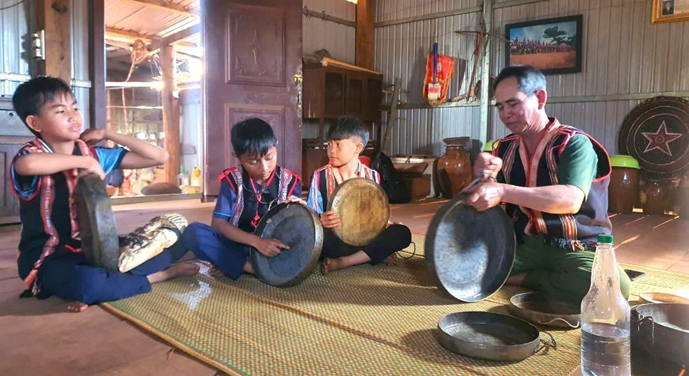  “Người giữ lửa” cồng chiêng trong mái ấm Ba Na - ảnh 2