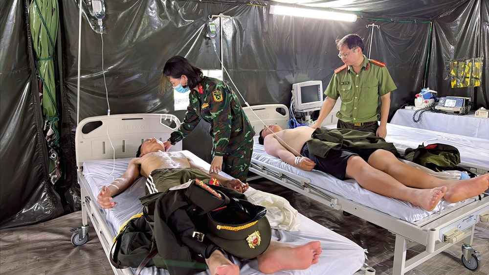 Căng mình bảo đảm sức khỏe cho cán bộ, chiến sĩ làm nhiệm vụ A80 - ảnh 1