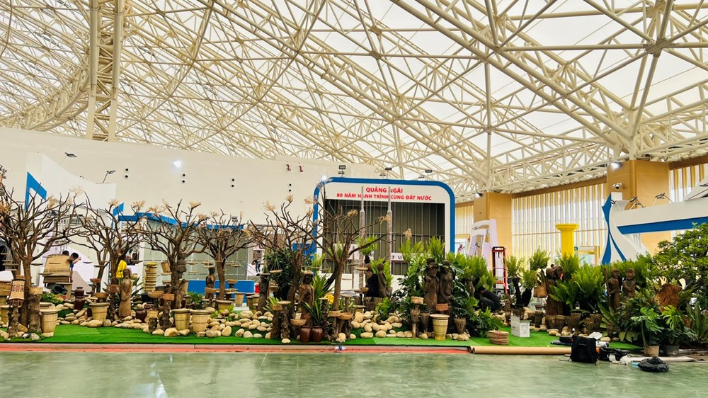 Triển lãm thành tựu Đất nước dần lộ diện, háo hức chờ giờ khai mạc - ảnh 9