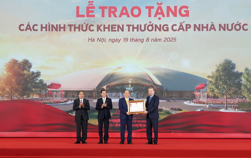 Mỗi công trình là những mảnh ghép làm rạng rỡ bức tranh dân tộc Việt Nam - ảnh 3
