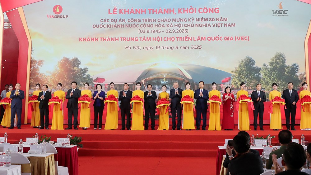 Mỗi công trình là những mảnh ghép làm rạng rỡ bức tranh dân tộc Việt Nam - ảnh 2