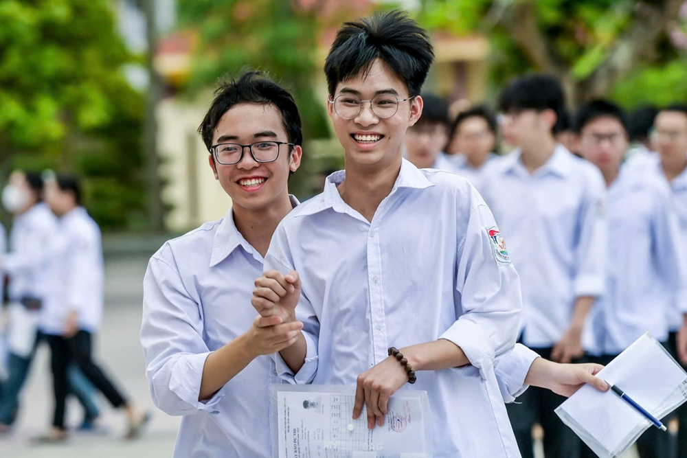 Điểm chuẩn đại học 2025 chính thức công bố - ảnh 1