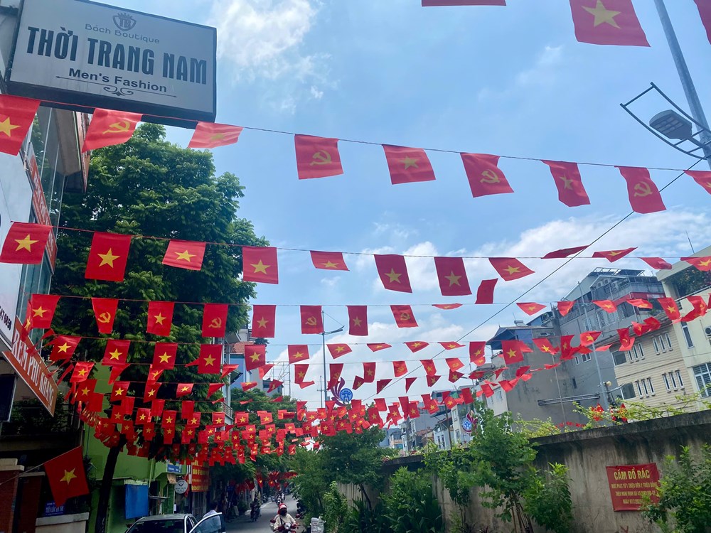 Hà Nội rộn ràng, rực rỡ cờ hoa mừng 80 năm Quốc khánh 2.9 - ảnh 4