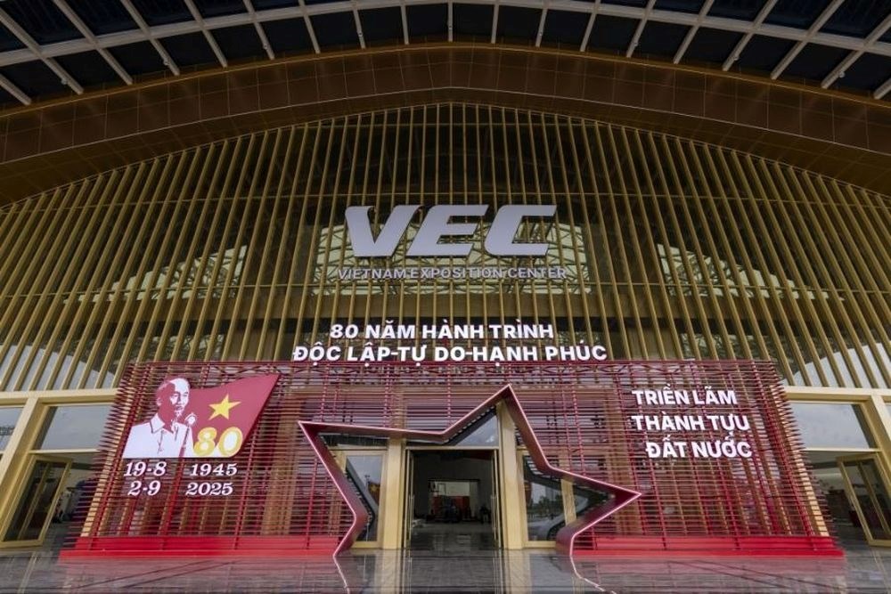 Bức tranh 80 năm rực rỡ của dân tộc - ảnh 2