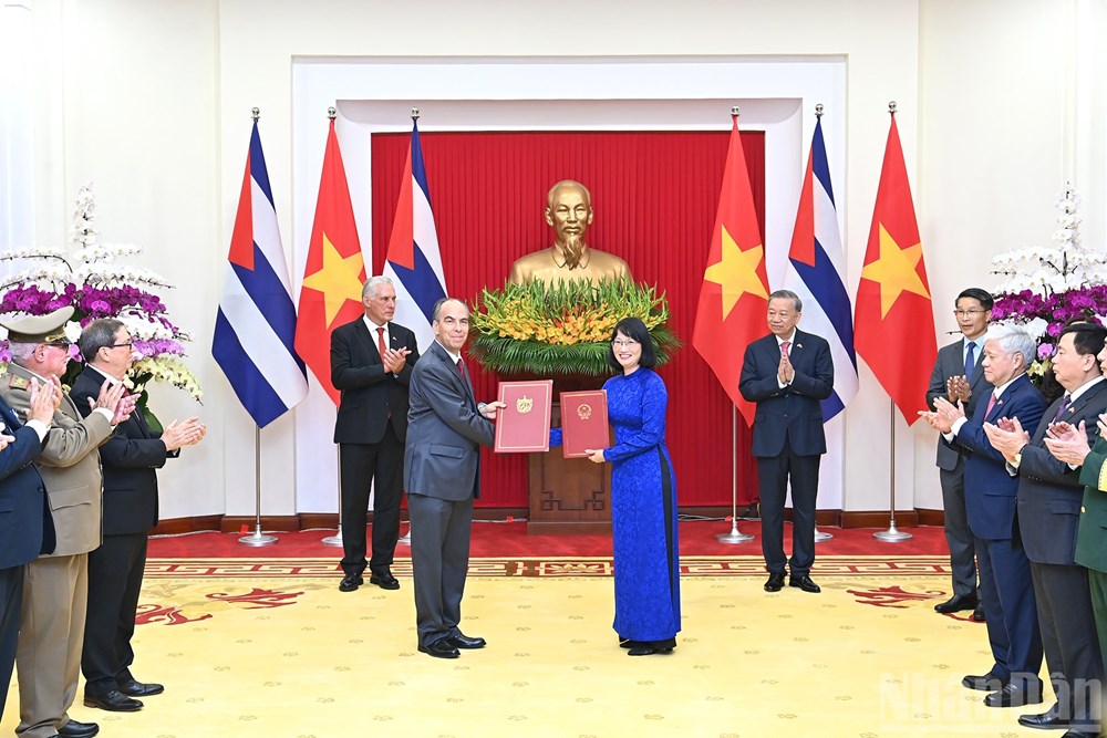 Tổng Bí thư Tô Lâm và Bí thư Thứ nhất Đảng Cộng sản Cuba, Chủ tịch nước Cộng hòa Cuba Miguel Diaz-Canel Bermudez chứng kiến Lễ trao các văn kiện hợp tác - ảnh 5