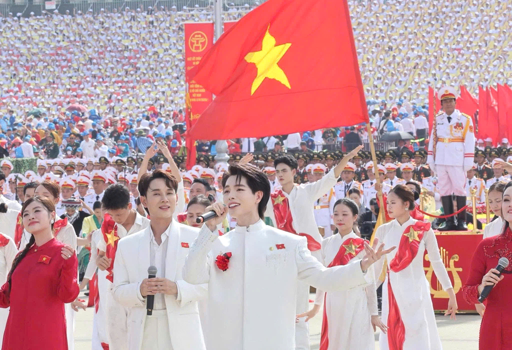 Các nghệ sĩ chia sẻ tự hào sau Lễ diễu binh, diễu hành A80 - ảnh 7