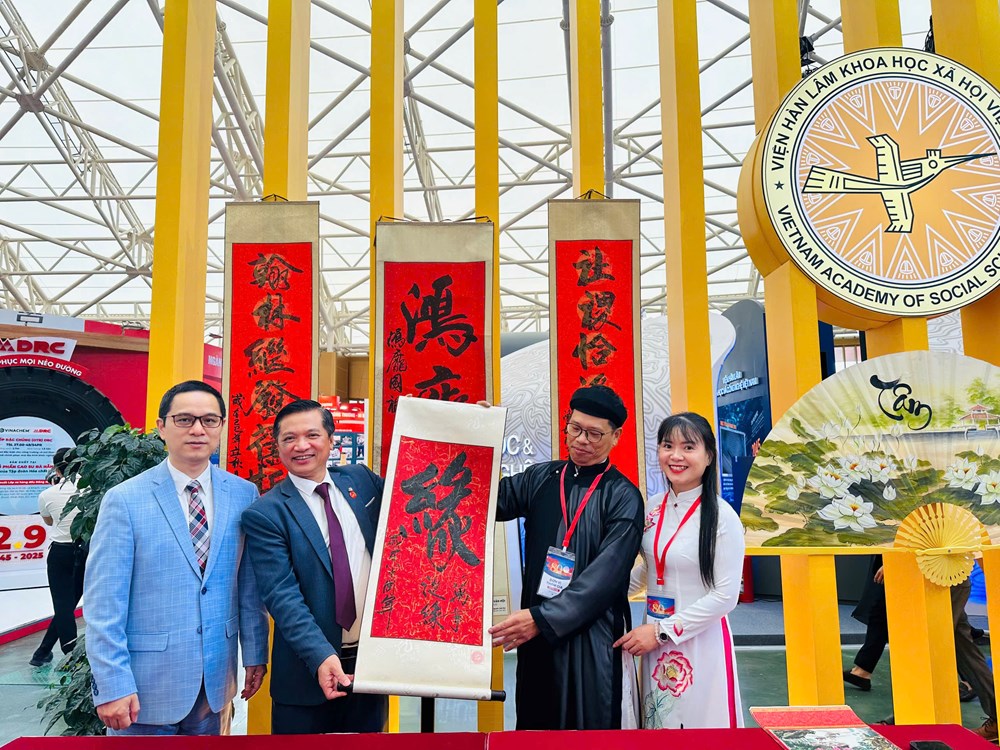 Tri thức tạo dựng tương lai - ảnh 1