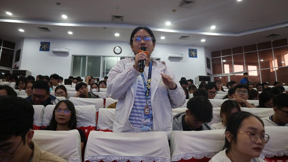 Sinh viên với nỗi lo tội phạm công nghệ cao - ảnh 1